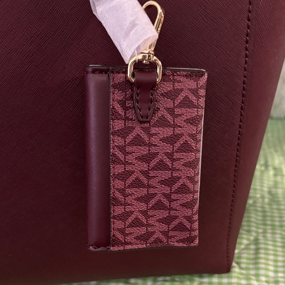 Michael Kors Burgundy Tote Bag - Picture 4 of 10